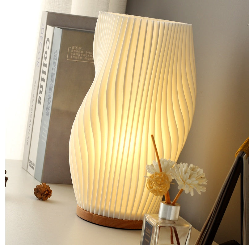 Elegance in Love – Romantic Desk Lamp for a Dreamy Ambiance